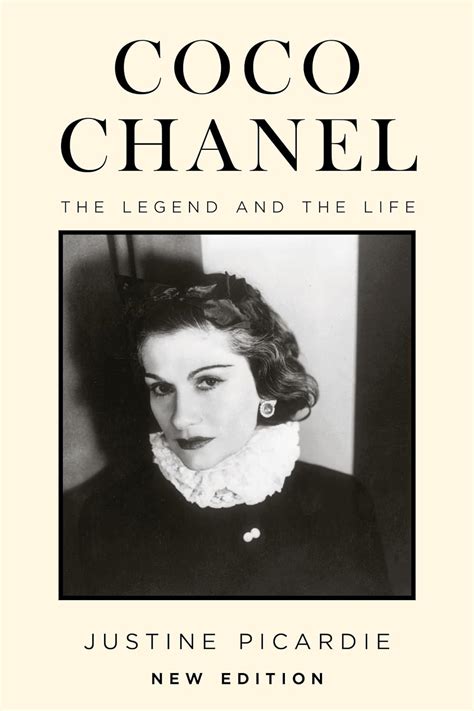 Women Who Love&Lead : Chanel: Amazon.in: Books